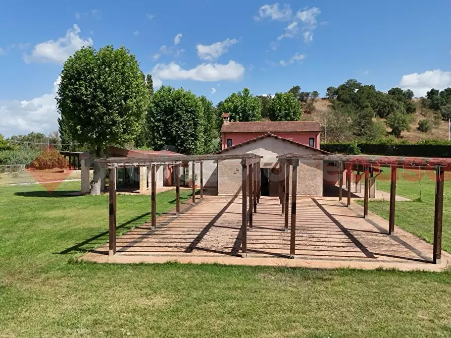 Immagine 2 di Palazzo in vendita  in Via del Ponte Pisano, 217 a Roma