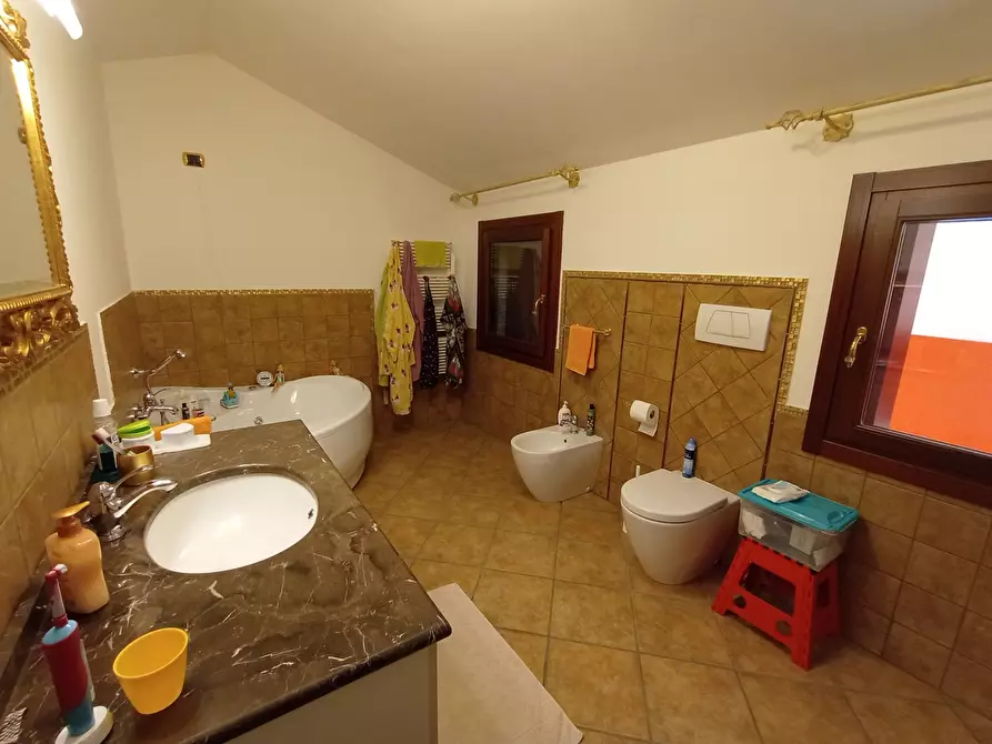 Immagine 22 di Villa in vendita  in Via CAVARZERE Via dei Martiri, 59 a Cavarzere