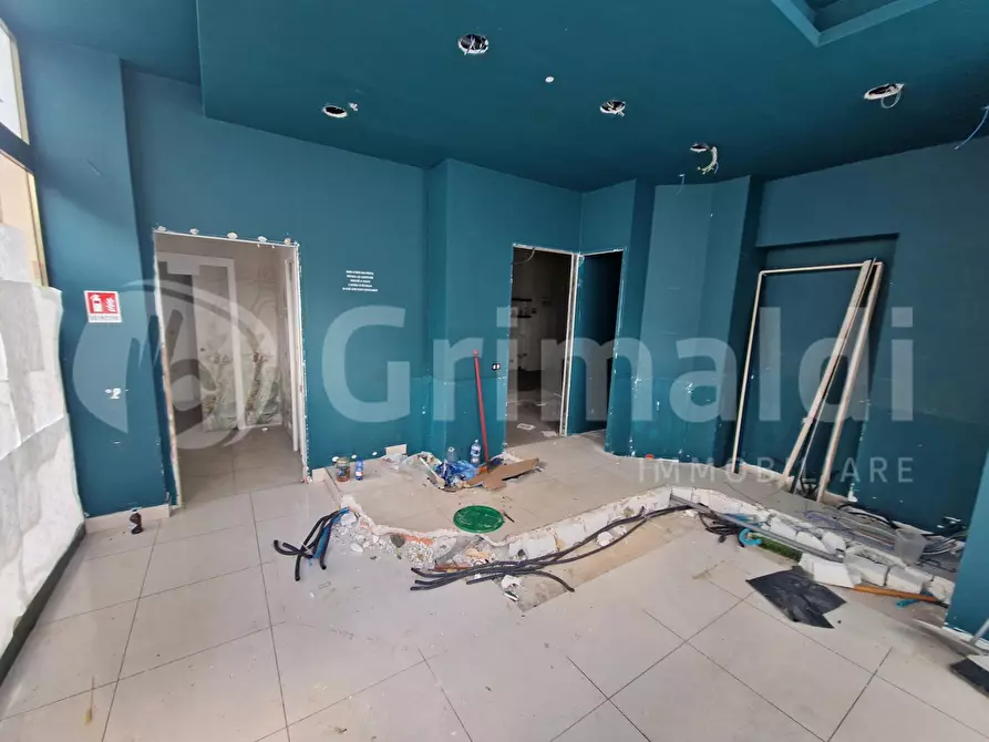 Immagine 12 di Negozio in affitto  in Via Garibaldi, 108 a Messina