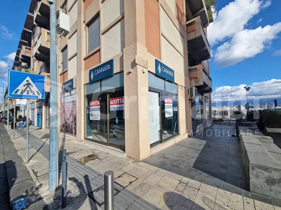 Immagine 7 di Negozio in affitto  in Via Garibaldi, 108 a Messina
