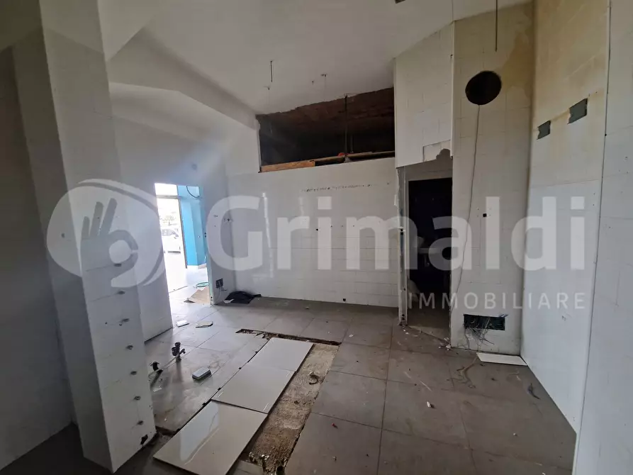 Immagine 14 di Negozio in affitto  in Via Garibaldi, 108 a Messina