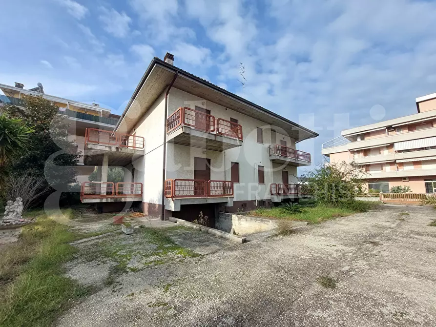 Immagine 4 di Casa quadrifamiliare in vendita  in Via Tosti, 3 a Martinsicuro