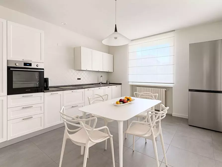 Immagine 5 di Casa trifamiliare in vendita  in Via del brolo, snc a Cazzago San Martino