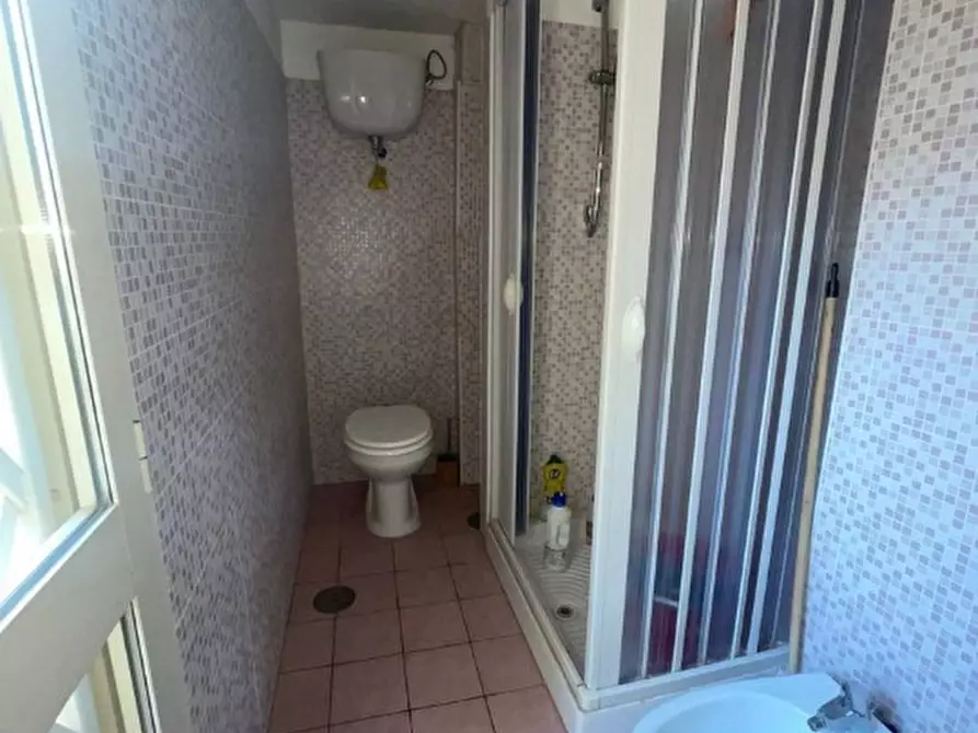 Immagine 11 di Appartamento in affitto  in Via foria a Napoli