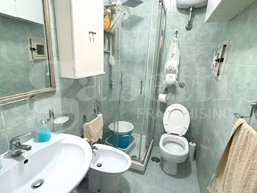 Immagine 12 di Appartamento in vendita  in Via michele guadagno a Napoli