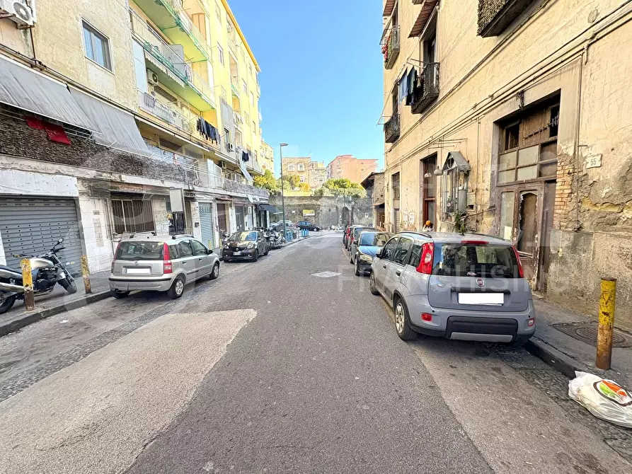 Immagine 17 di Appartamento in vendita  in Via michele guadagno a Napoli