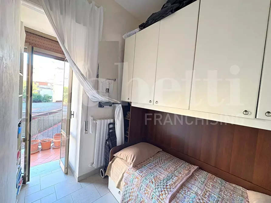 Immagine 9 di Appartamento in vendita  in Via michele guadagno a Napoli