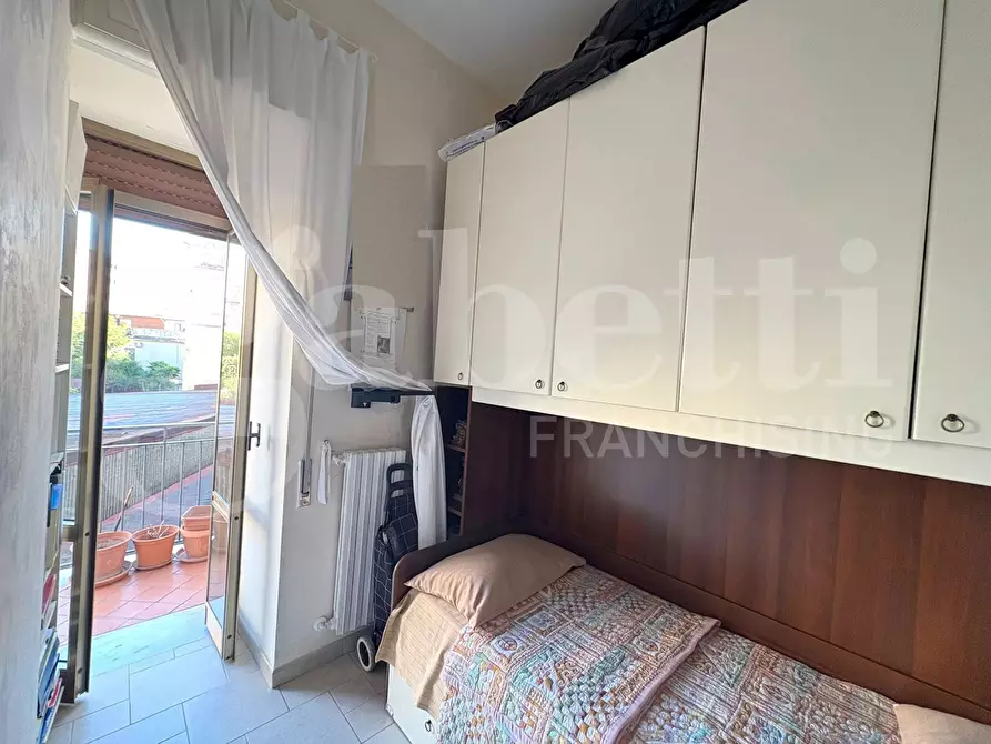 Immagine 10 di Appartamento in vendita  in Via michele guadagno a Napoli