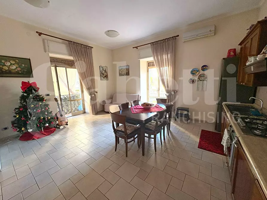Immagine 2 di Appartamento in vendita  in Via michele guadagno a Napoli