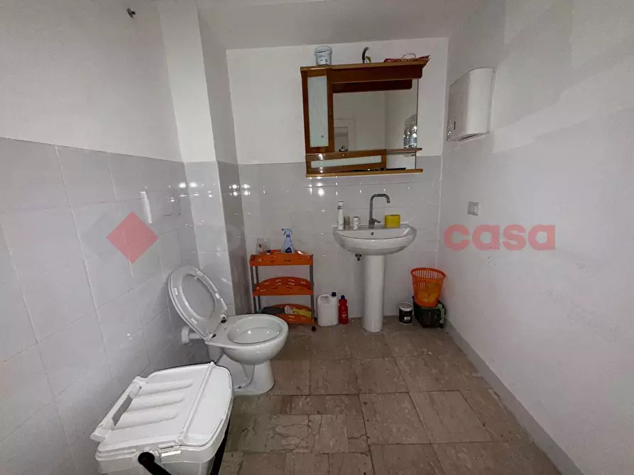 Immagine 18 di Negozio in affitto  in Viale Pietro Tomei, 47 a Tivoli