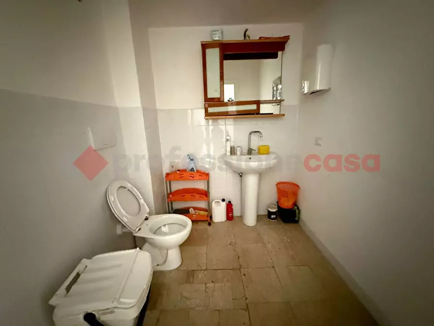 Immagine 15 di Negozio in affitto  in Viale Pietro Tomei, 47 a Tivoli