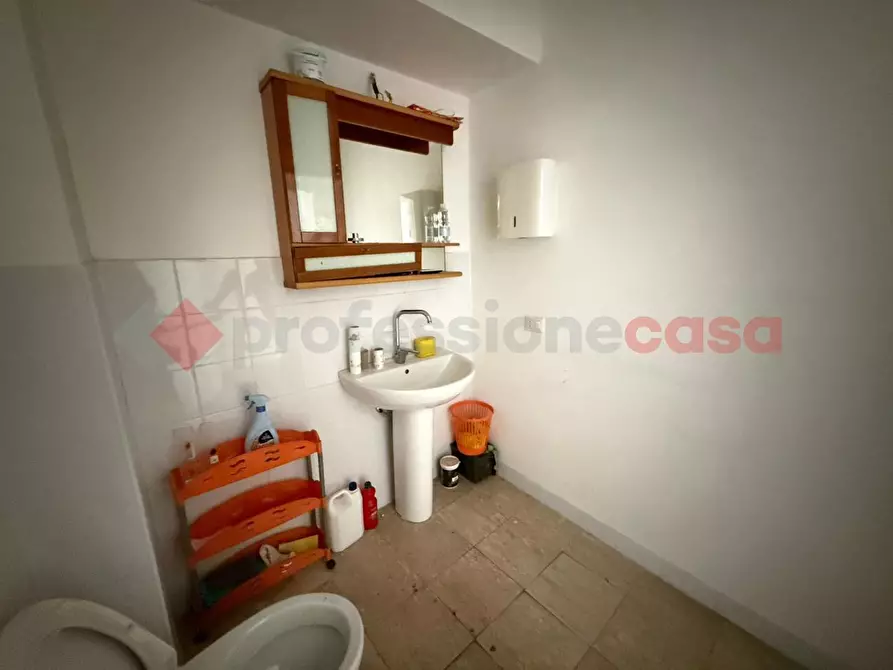 Immagine 13 di Negozio in affitto  in Viale Pietro Tomei, 47 a Tivoli