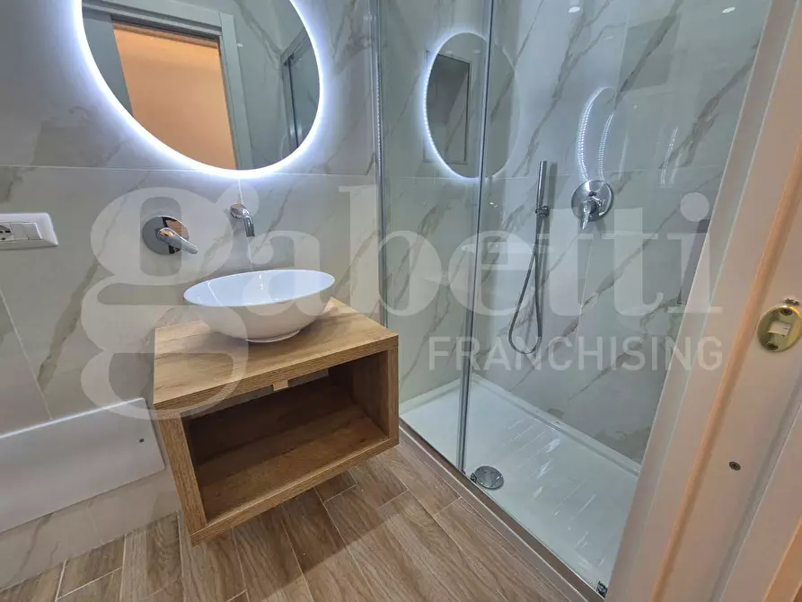 Immagine 6 di Appartamento in affitto  in Via Martiri d' Otranto a Napoli