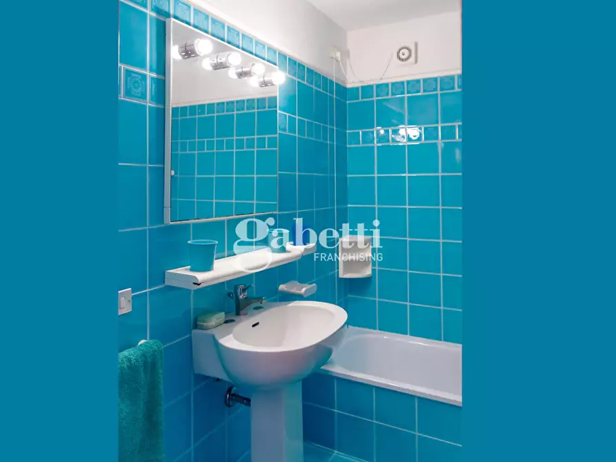 Immagine 11 di Appartamento in vendita  in Via Puntaldia, snc a San Teodoro