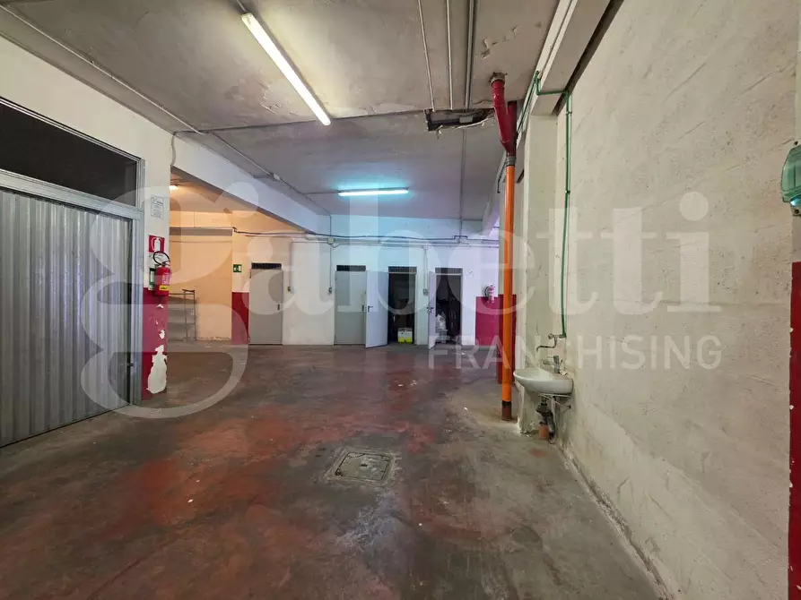 Immagine 3 di Box auto in vendita  in Via Antonio Sogliano, 135 a Roma