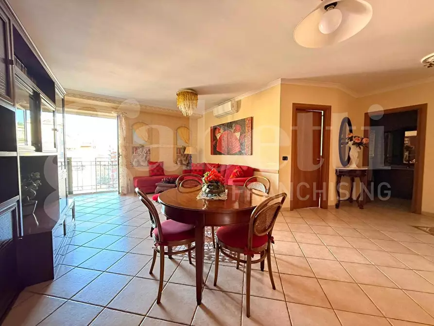 Immagine 1 di Appartamento in vendita  in Corso secondigliano a Napoli