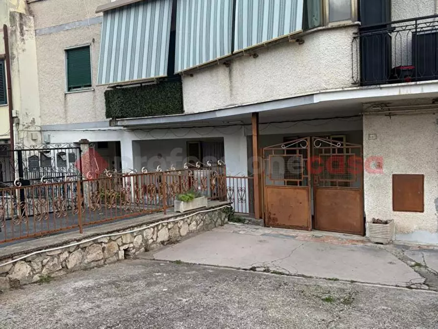 Immagine 2 di Appartamento in vendita  in Via dei Narcisi, 29 a Guidonia Montecelio