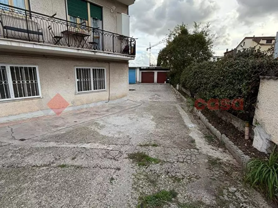 Immagine 1 di Appartamento in vendita  in Via dei Narcisi, 29 a Guidonia Montecelio