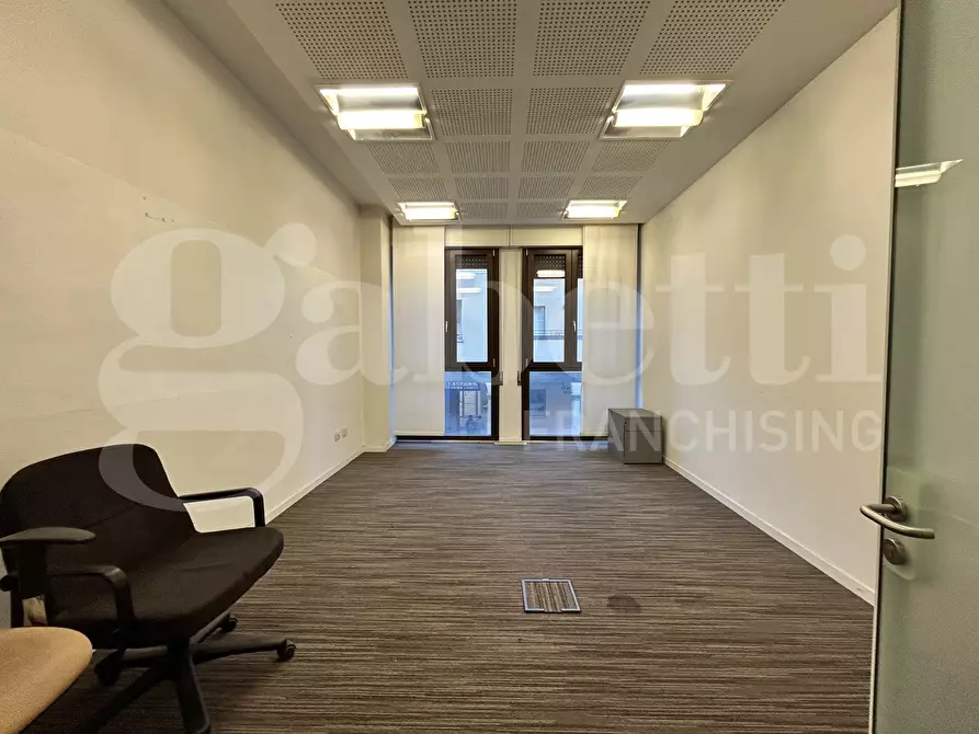 Immagine 6 di Ufficio in vendita  in Via DELLE LAME a Bologna