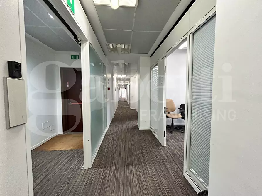 Immagine 5 di Ufficio in vendita  in Via DELLE LAME a Bologna