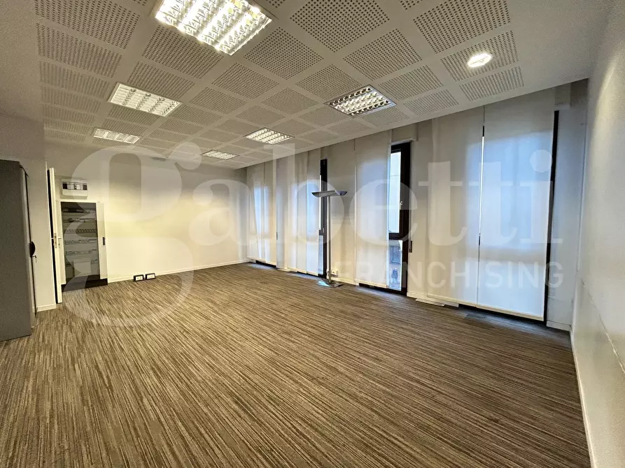 Immagine 26 di Ufficio in vendita  in Via DELLE LAME a Bologna
