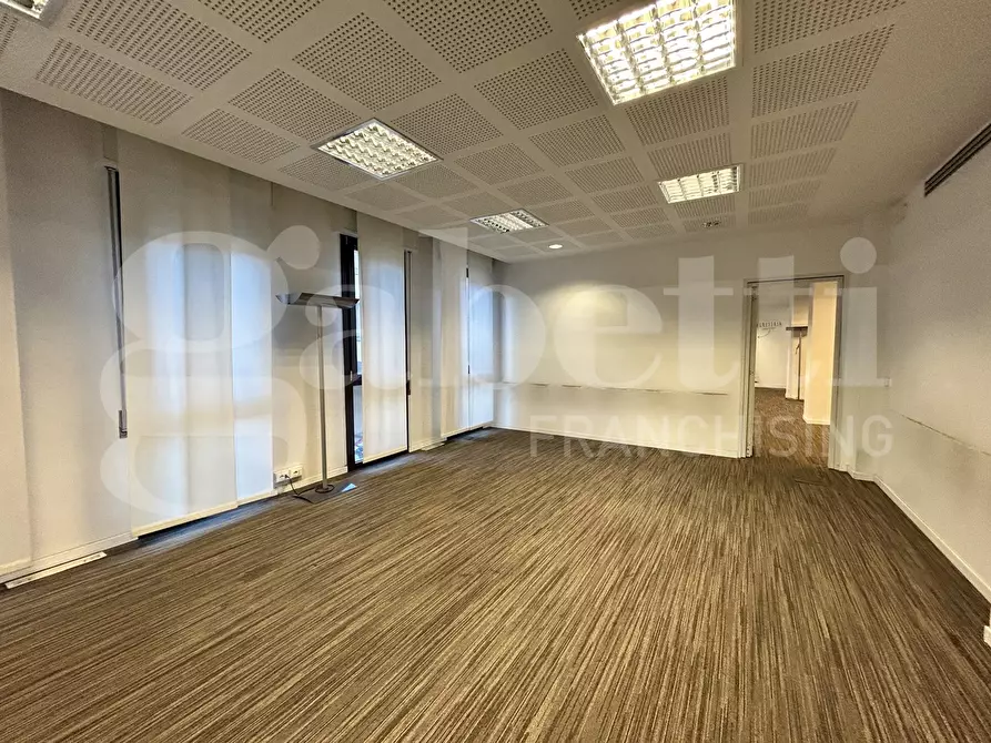 Immagine 28 di Ufficio in vendita  in Via DELLE LAME a Bologna