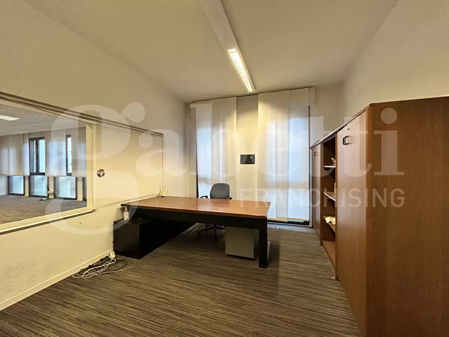 Immagine 13 di Ufficio in vendita  in Via DELLE LAME a Bologna