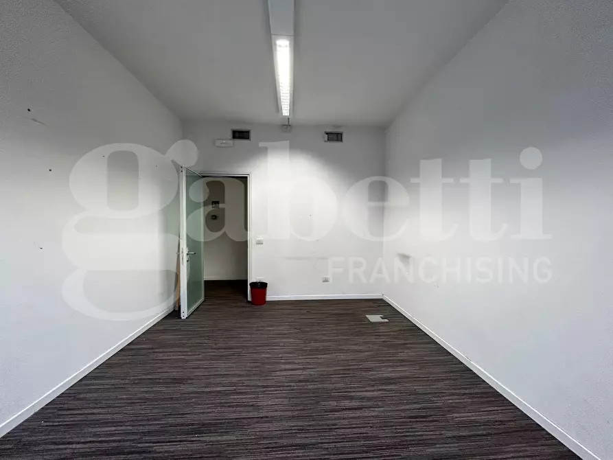 Immagine 8 di Ufficio in vendita  in Via DELLE LAME a Bologna