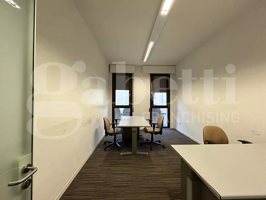 Immagine 11 di Ufficio in vendita  in Via DELLE LAME a Bologna