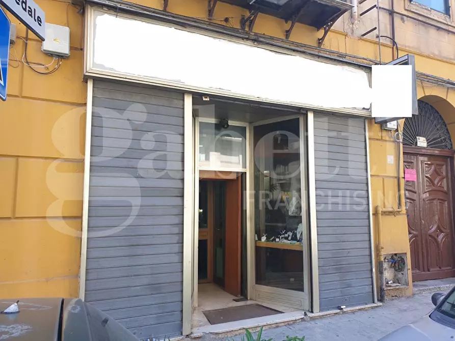 Immagine 1 di Negozio in vendita  in Corso Tukory a Palermo