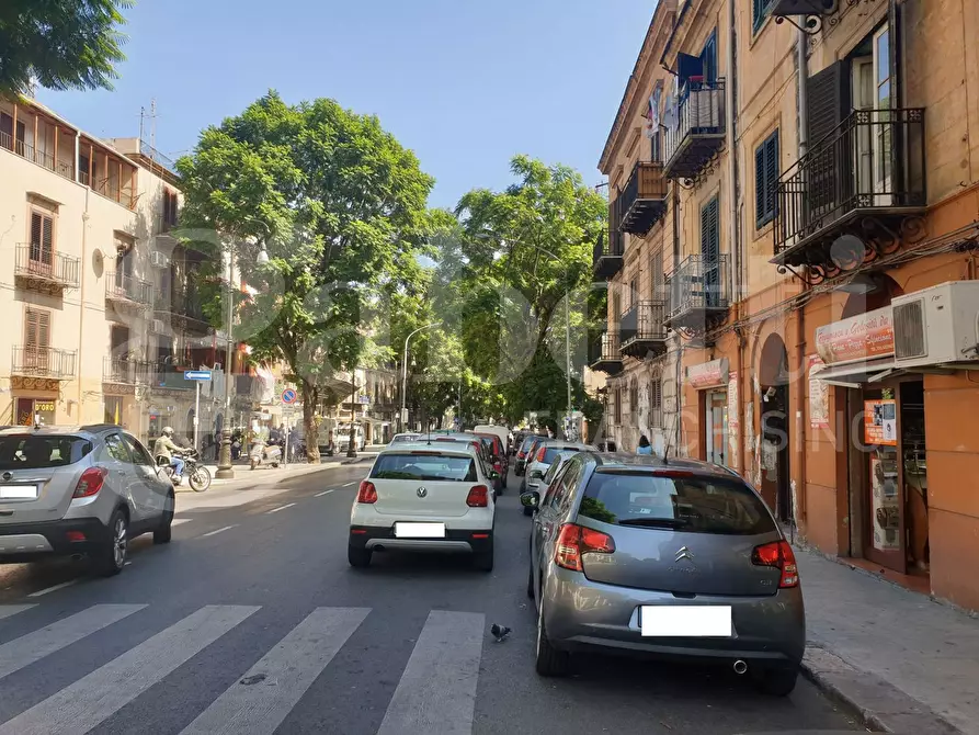 Immagine 3 di Negozio in vendita  in Corso Tukory a Palermo