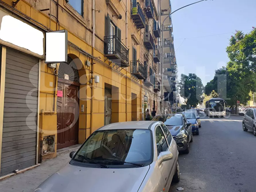 Immagine 4 di Negozio in vendita  in Corso Tukory a Palermo