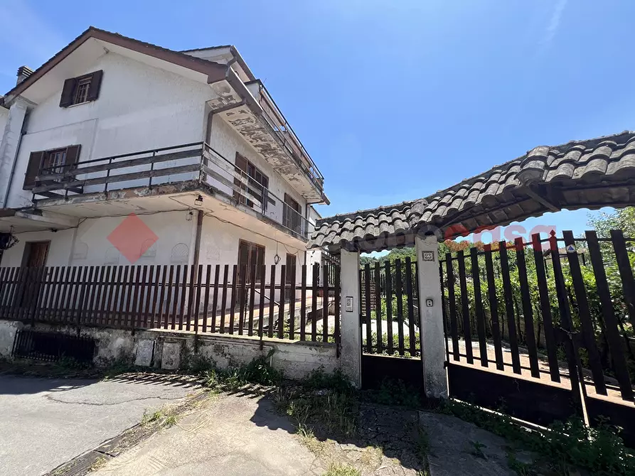 Immagine 12 di Villa in vendita  in Via Villini, 21 a Alatri