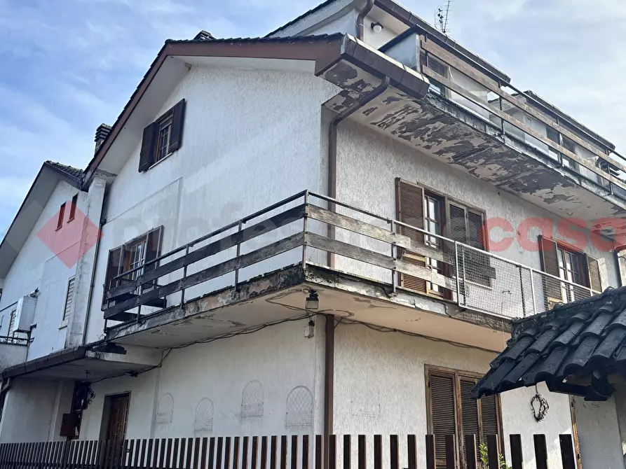 Immagine 2 di Villa in vendita  in Via Villini, 21 a Alatri