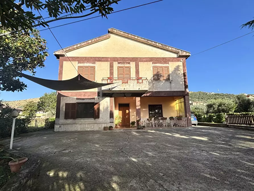 Immagine 1 di Casa indipendente in vendita  in Strada provinciale tecchiena, 50 a Alatri