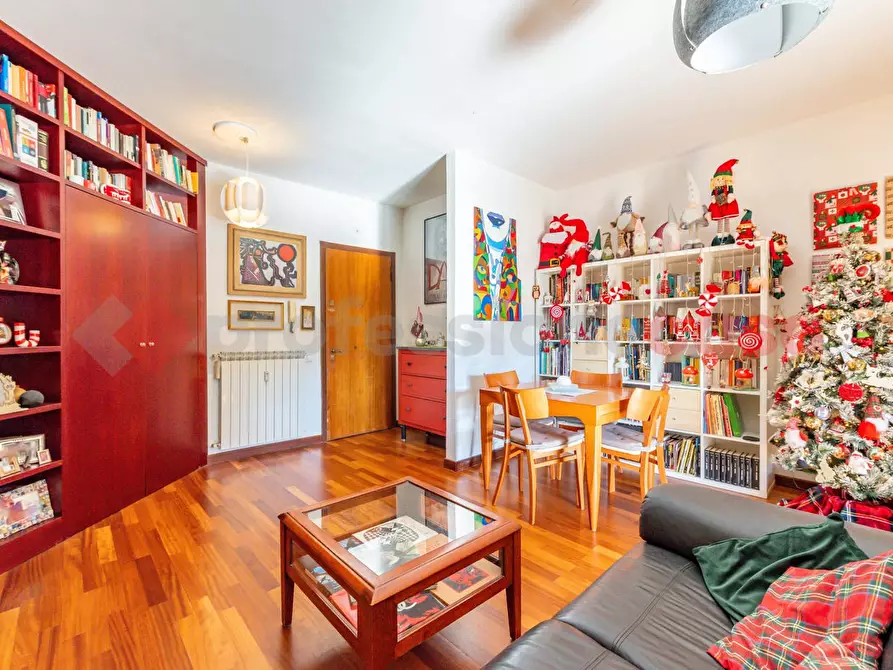 Immagine 4 di Appartamento in vendita  in Via Trasaghis, 11 a Roma