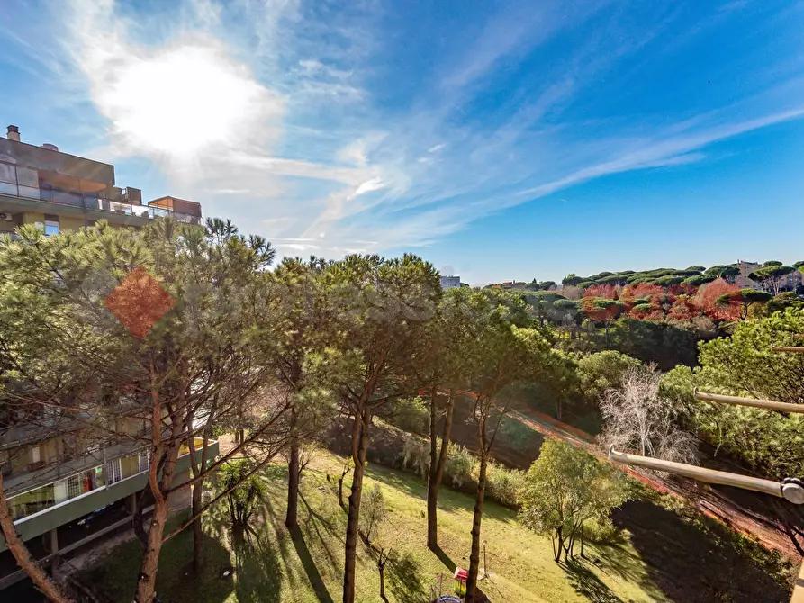 Immagine 2 di Appartamento in vendita  in Via Trasaghis, 11 a Roma