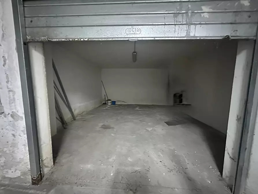 Immagine 1 di Box auto in vendita  in Via Del Pennino, 23 a Acerra