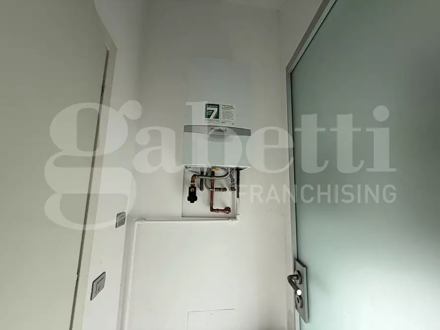 Immagine 16 di Negozio in affitto  in Via Roma, snc a Lurago D'erba