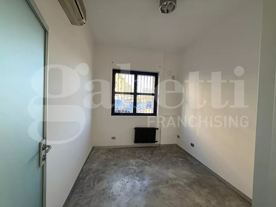 Immagine 21 di Negozio in affitto  in Via Roma, snc a Lurago D'erba