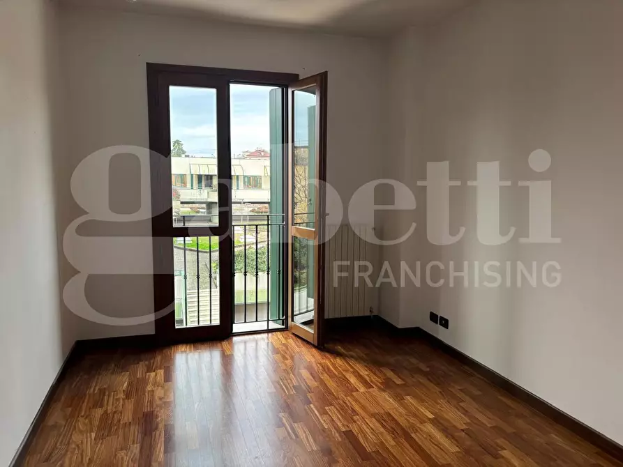 Immagine 11 di Appartamento in affitto  in Via Volturno, . a Venezia