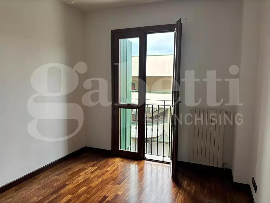 Immagine 13 di Appartamento in affitto  in Via Volturno, . a Venezia