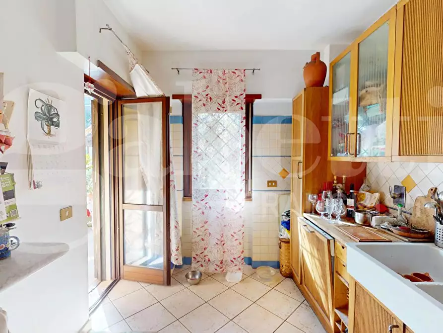 Immagine 12 di Appartamento in vendita  in Via del Fontanile Arenato, 310 a Roma