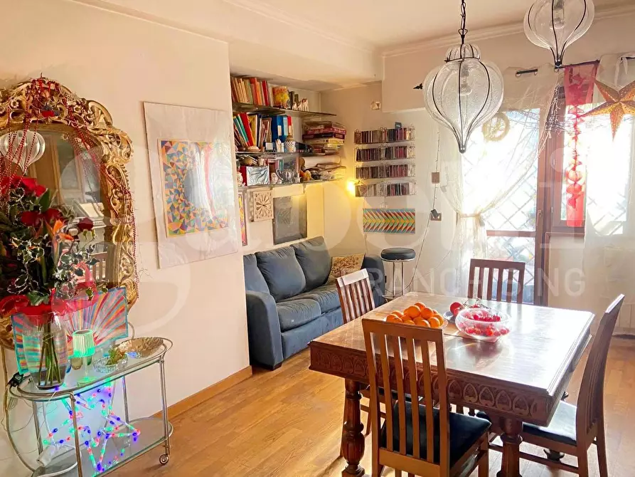 Immagine 5 di Appartamento in vendita  in Via del Fontanile Arenato, 310 a Roma