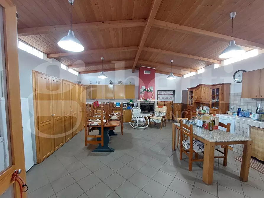 Immagine 10 di Villa in vendita  in Contrada Camerale, 2 a Tossicia