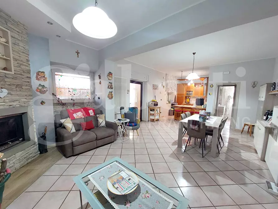 Immagine 22 di Villa in vendita  in Contrada Camerale, 2 a Tossicia