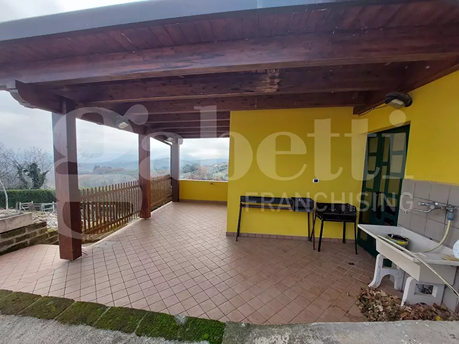 Immagine 13 di Villa in vendita  in Contrada Camerale, 2 a Tossicia