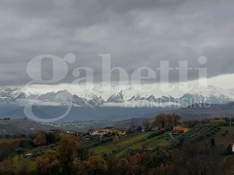 Immagine 16 di Villa in vendita  in Contrada Camerale, 2 a Tossicia