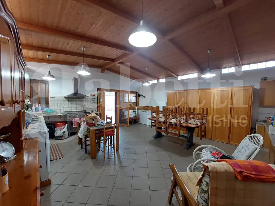 Immagine 12 di Villa in vendita  in Contrada Camerale, 2 a Tossicia