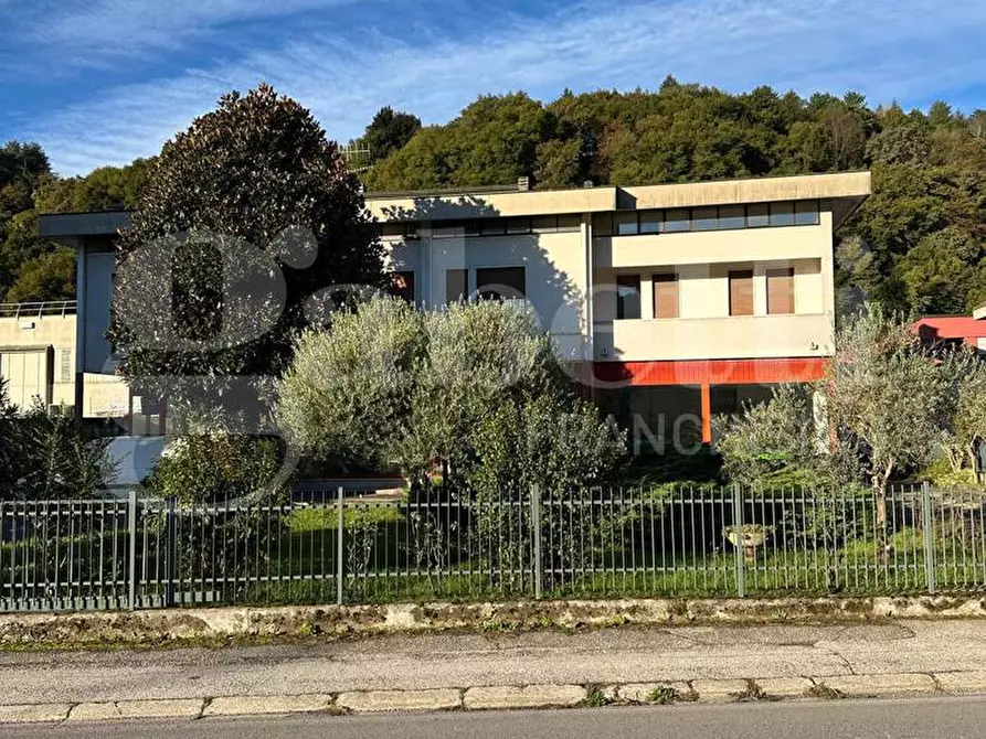 Immagine 1 di Capannone industriale in vendita  in Via Gasdotto, 24-26 a Valdagno